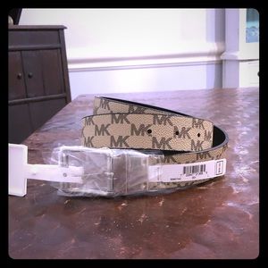 NWT Michael Kors reversible belt - L